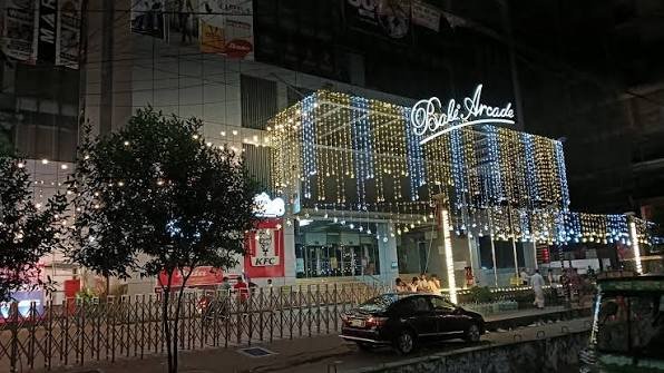 Entertainment & Media DOOH
